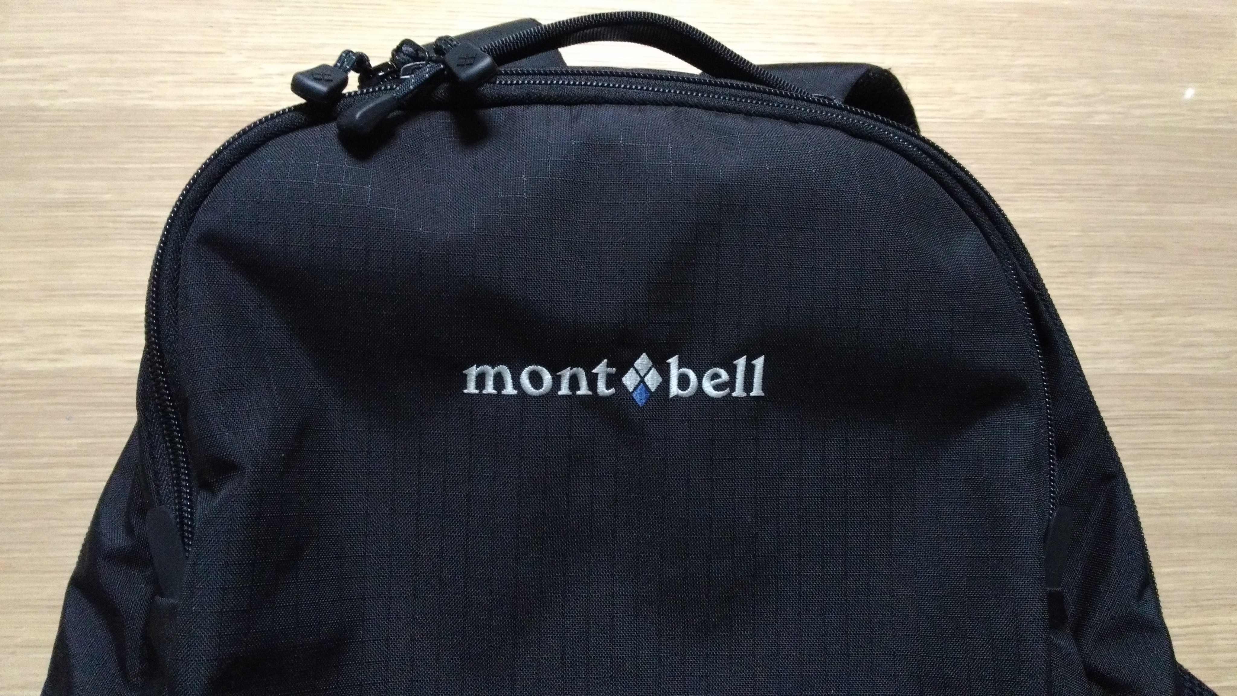 モンベルのアウルパック黒は普段使いや通勤におすすめ！